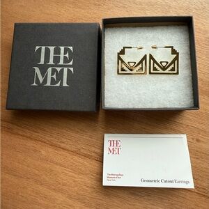 THE MET Gold Geometric Cutout Earrings